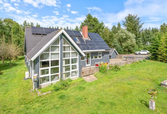 Hyggeligt sommerhus til 8 personer ved Ho Bugt