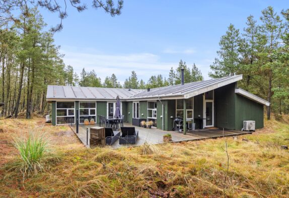 Schönes Ferienhaus mit Whirlpool und Kamin für 8 Personen
