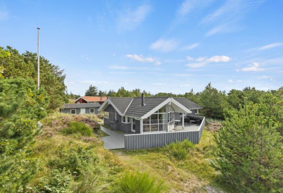 Schönes Ferienhaus mit Sauna und Whirlpool nah am Meer