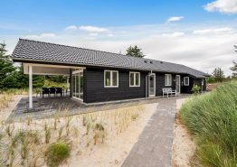 Moderne sommerhus i Grærup med spa og blik på søen