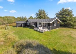 Charmerende og lyst feriehus nær stranden i Grærup. Kat. nr.:  52093, Lyngvej 14;