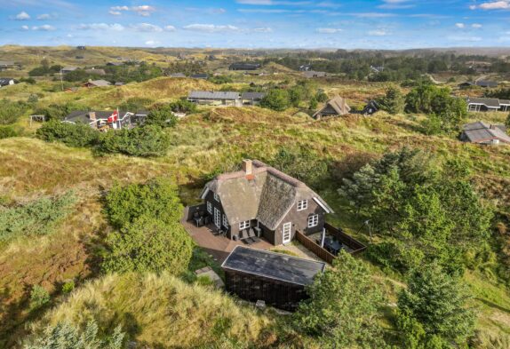 Gemütliches Reetdachhaus mit Sauna in ruhiger Lage
