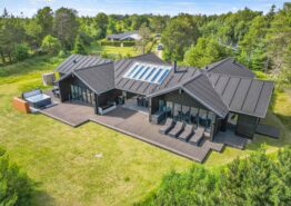 Luxushaus in Blåvand mit Whirlpool, Billard & Fitness