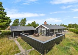 Stilvolles Ferienhaus mit Whirlpool in strandnaher Lage