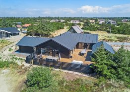 Exklusives Poolhaus mit Aussenwhirlpool, Sauna und Aktivitätsraum