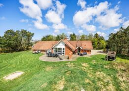 Familienfreundliches Poolhaus in Blåvand, zwei Hunde willkommen