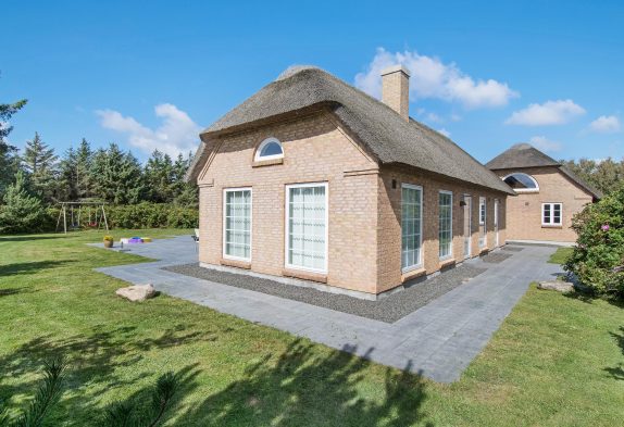 Schönes Reetdachhaus mit Whirlpool in toller Lage