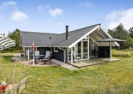 Hyggeligt feriehus i det idylliske Blåvand med sauna og spabad
