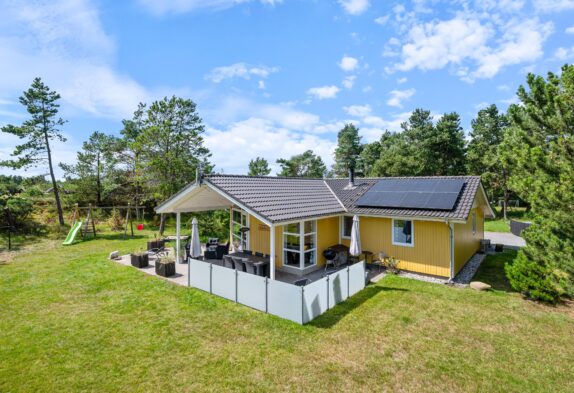 Schönes Sommerhaus mit Sauna und Whirlpool