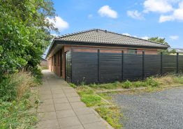 Zentrale Lage: Moderne Doppelhaushälfte im Herzen Blåvands