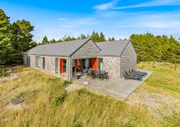 Schönes Ferienhaus mit Aktivitätsraum und Whirlpool – gratis Strom