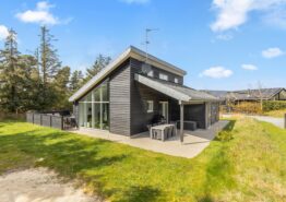 Modernes Ferienhaus in Ortsrandlange mit Sauna und Whirlpool