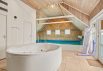 Renoveret poolsommerhus med spabad, sauna og indhegnet grund (billede 15)