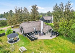 Skønt sommerhus med spabad og sauna i Blåvand