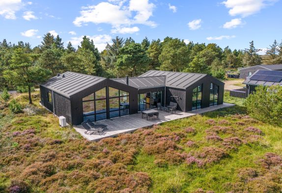 Modernes Wohlfühlhaus mit vielen Extras in Blåvand – tolle Lage!