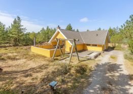 Naturschön gelegenes Ferienhaus in Blåvand mit Kaminofen