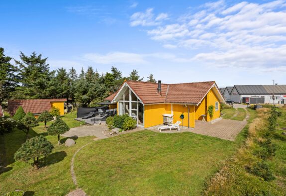 Ferienhaus mit Whirlpool und Sauna – in zentraler Lage in Blåvand