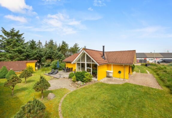 Ferienhaus mit Whirlpool und Sauna – in zentraler Lage in Blåvand