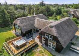 Familienfreundliches Ferienhaus mit Pool, Sauna und Spa in Blåvand. Kat. nr.:  60385, Kollemarken 67;