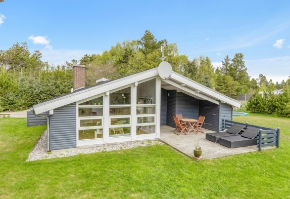 Gemütliches Sommerhaus mit Kamin für 6 Personen in Blåvand