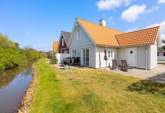 Skønt sommerhus med spa og sauna centralt i Blåvand