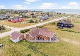 4 Sterne Ferienhaus mit Whirlpool und Sauna – 100 Meter zum Strand