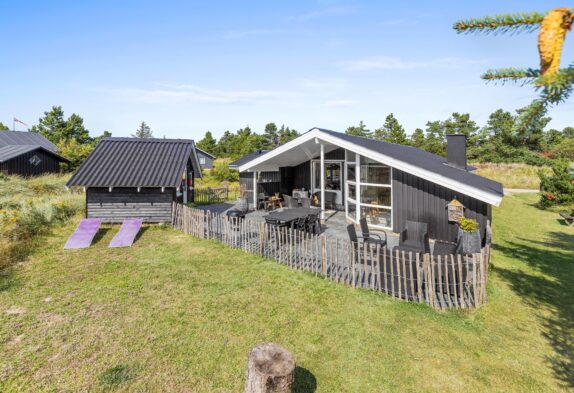 Hyggeligt sommerhus med spa og sauna i Blåvand