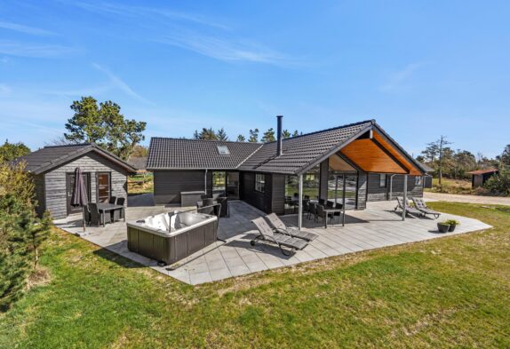 Fünf Sterne Luxus Ferienhaus mit Outdoor Whirlpool und Sauna