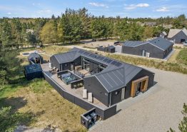 10 personers luksushus med udespa, udesauna og grillhytte
