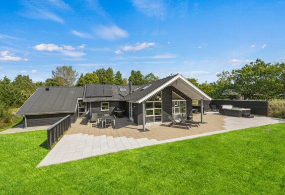 Traumhaftes 5-Sterne Ferienhaus mit Außen Whirlpool und Sauna