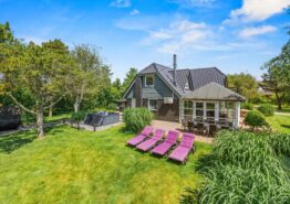 Helles Ferienhaus mit Aktivitetsraum und schönes Außenbereich. Kat. nr.:  60559, Hans Thuesensvej 20;
