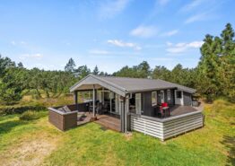 Ferienhaus mit Holzofen auf abgeschirmtem Naturgrundstück