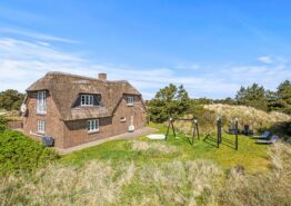 Strandnahes Reetdachhaus für 13 Personen mit Pool. Kat. nr.:  60574, Horns Rev 14;