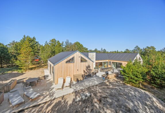 Luksus-feriehus med udendørs wellnessområde i Blåvand