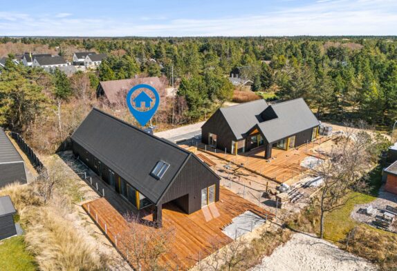 Lækkert sommerhus i Blåvand med udespa og udesauna