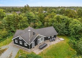 Ferienhaus in Blåvand mit Pool, Sauna und Platz für die ganze Familie. Kat. nr.:  60652, Peter Malersvej 12;