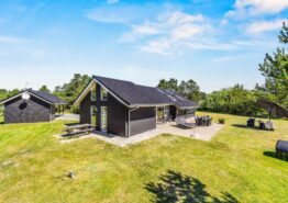 Skønt, lyst sommerhus med indespa, indesauna og brændeovn i Blåvand. Kat. nr.:  60692, Hedetoftvej 77B;