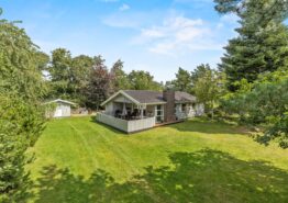 Ferienhaus-Hygge mit Shelter im Garten und Kamin