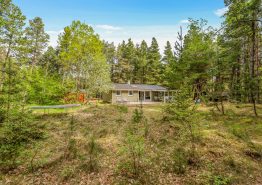Hyggeligt sommerhus med brændeovn til 6 personer i Ho. Kat. nr.:  61020, Fyrrevænget 10;