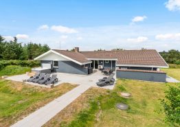 Schönes Poolhaus für 8 Personen und 2 Hunde erlaubt