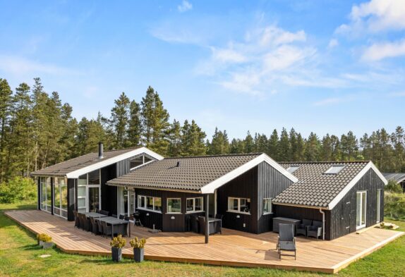 Skønt aktivitetshus i Ho med vildmarksbad, sauna og spa