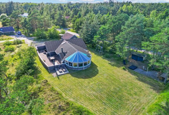 Skønt feriehus med spa, sauna, bålplads og shelter i Ho