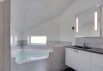 Lækkert sommerhus med spa, aktivitetsrum og volleybane (billede 18)