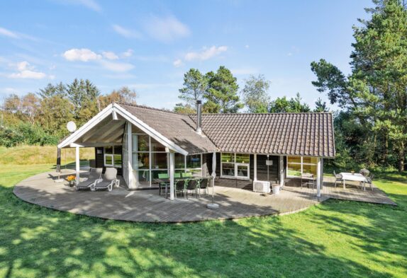 Ferienhaus mit Sauna & Whirlpool nahe der Ho-Bucht