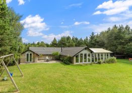 Feriehus med spabad og udestue i smukke, ugenerede omgivelser