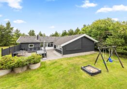 Poolhaus mit Infrarotsauna und Whirlpool in Ho, 1 Hund erlaubt. Kat. nr.:  61180, Vestervænget 20;