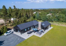 Luksusferiehus i fredelige omgivelser med sauna, udespa og mere