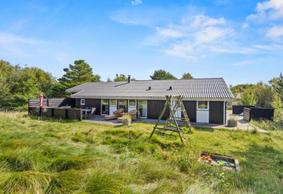 Flot 4-stjernet feriehus med egen tennisbane og sauna på Fanø