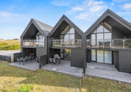 Ferienhaus mit Terrasse und Balkon für 5 Personen und Hund. Kat. nr.:  71190, Strandvejen 44K