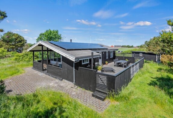 Charmerende sommerhus med brændeovn på Fanø